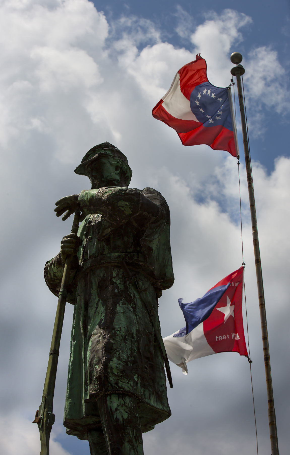 Confederate statue iin Green Hill (copy)